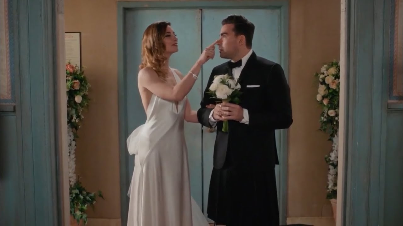 David and Alexis wedding entrance with the Jazzagals singing 'Simply the Best' (Schitt's Creek)