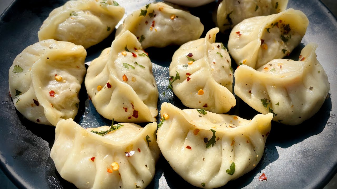 Nepali style momo recipe-एकदम नेपाली तरीके से बनाये  सॉफ्ट-juicy मोमो| How to make nepali momo 🥟 