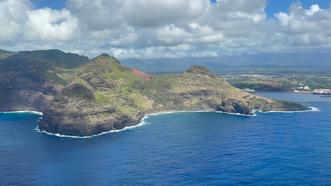 Flight View In Kauai Island, Hawaii (landing and takeoff)