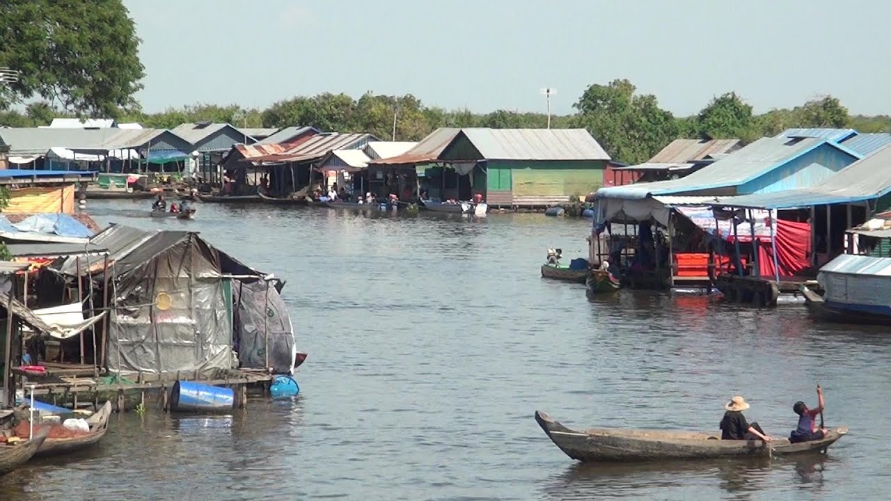 SIEM REAP, CAMBODIA Floating Village