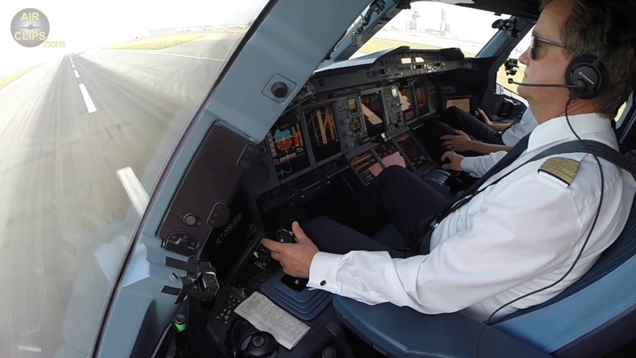 Lufthansa Airbus A380: Captain Helmut's BUTTER Landing in Hongkong!! [AirClips]