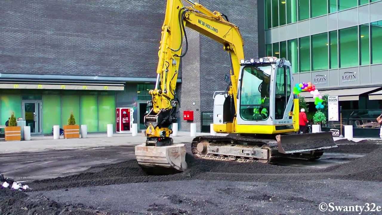 New Holland Kobelco E70B Working