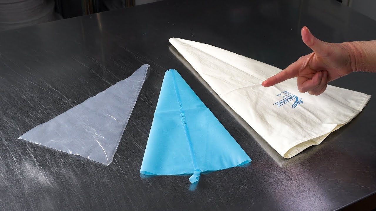 How do I choose a piping bag? [ Cake Decorating For Beginners ]