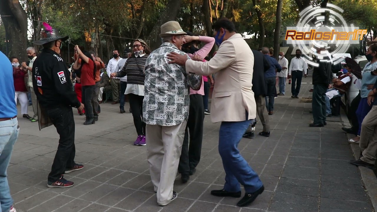 Bailando Songoro Cosongo en la Ciudadela
