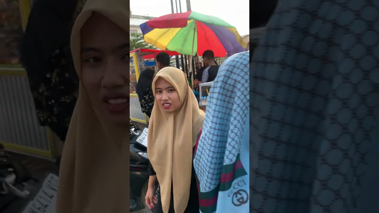 Berburu takjil didepan mesjid raya kisaran
