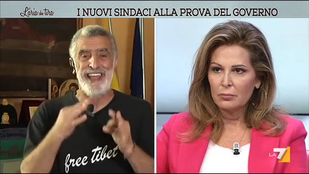 Santanchè vs Accorinti: 'Vada in bagno e tiri lo sciacquone!'