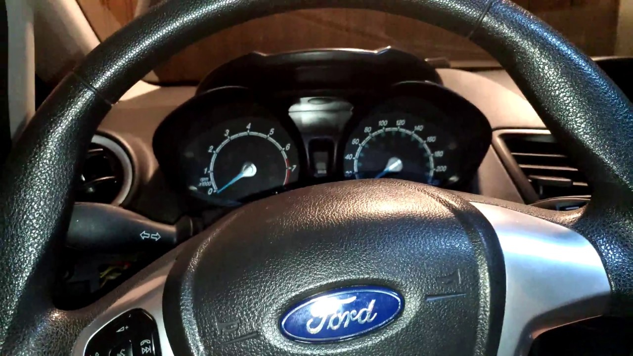 New Fiesta - Tutorial - Acendimento automático dos faróis sem custo 
