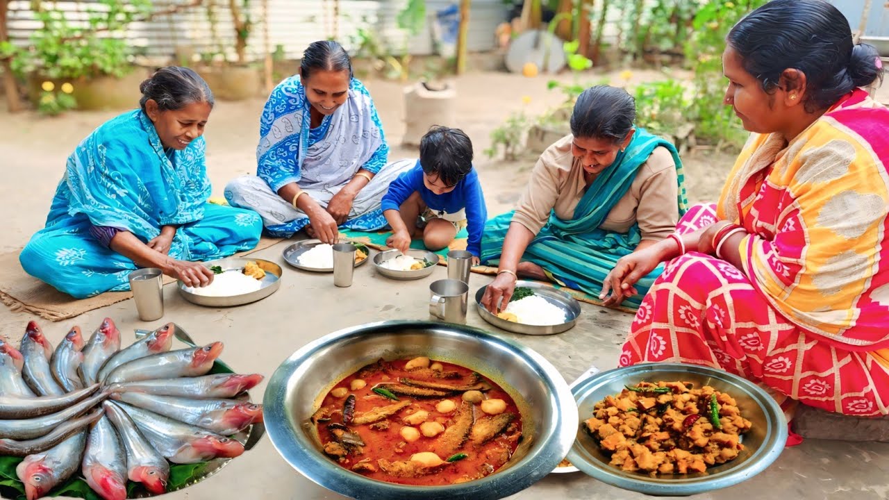 মায়ের হাতের পাবদা মাছের রসা রান্না আর মিষ্টি কুমড়ো বটি দিয়ে বাড়ির সবাই দারুণ খেল 😋 | Fish curry