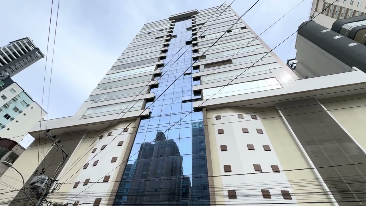 Apto 4 suítes - 4 vagas - Mobiliado 