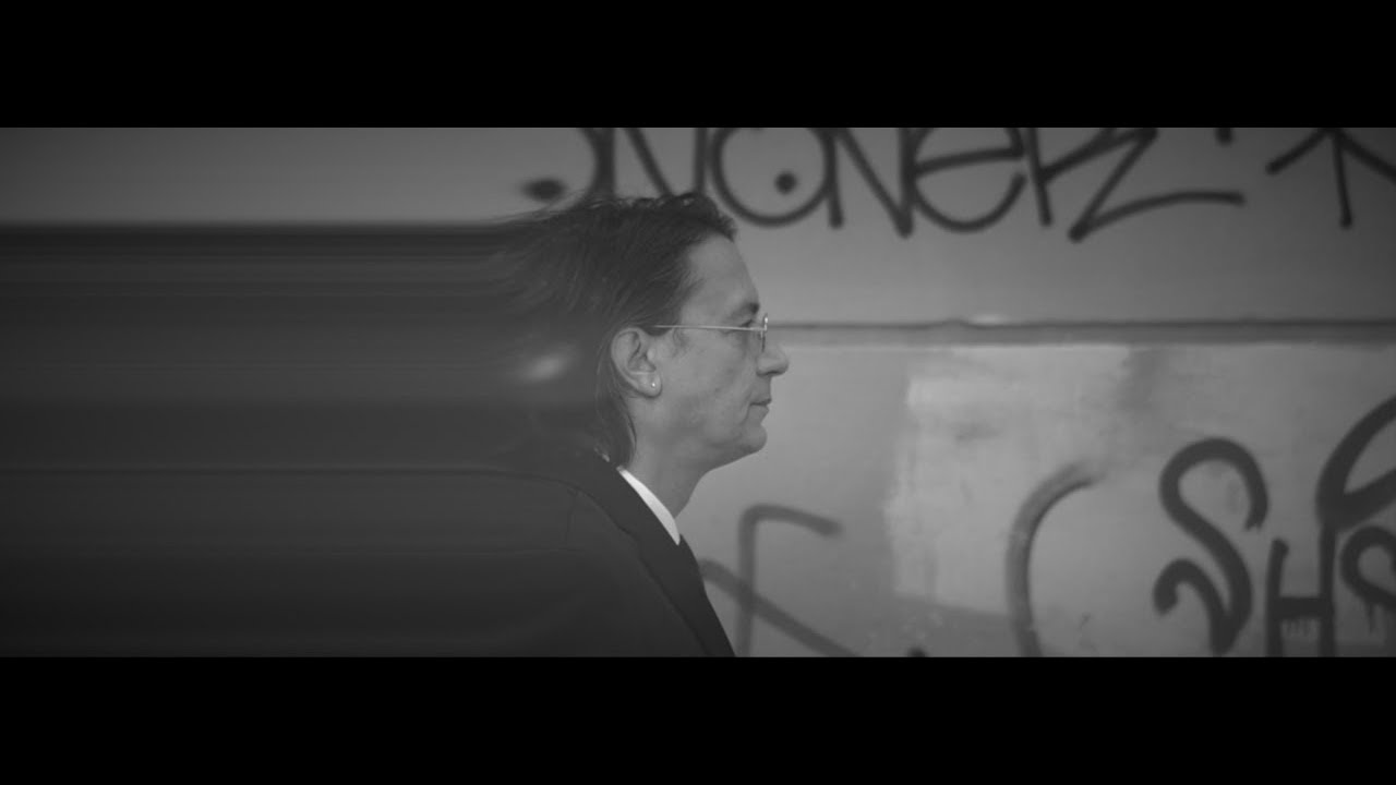 &Gamma;&iota;ά&nu;&nu;&eta;&sigmaf; &Kappa;ό&tau;&sigma;&iota;&rho;&alpha;&sigmaf; - Έ&rho;&omega;&tau;&alpha;&sigmaf; Ή &Tau;ί&pi;&omicron;&tau;&alpha; (Official Video Clip)
