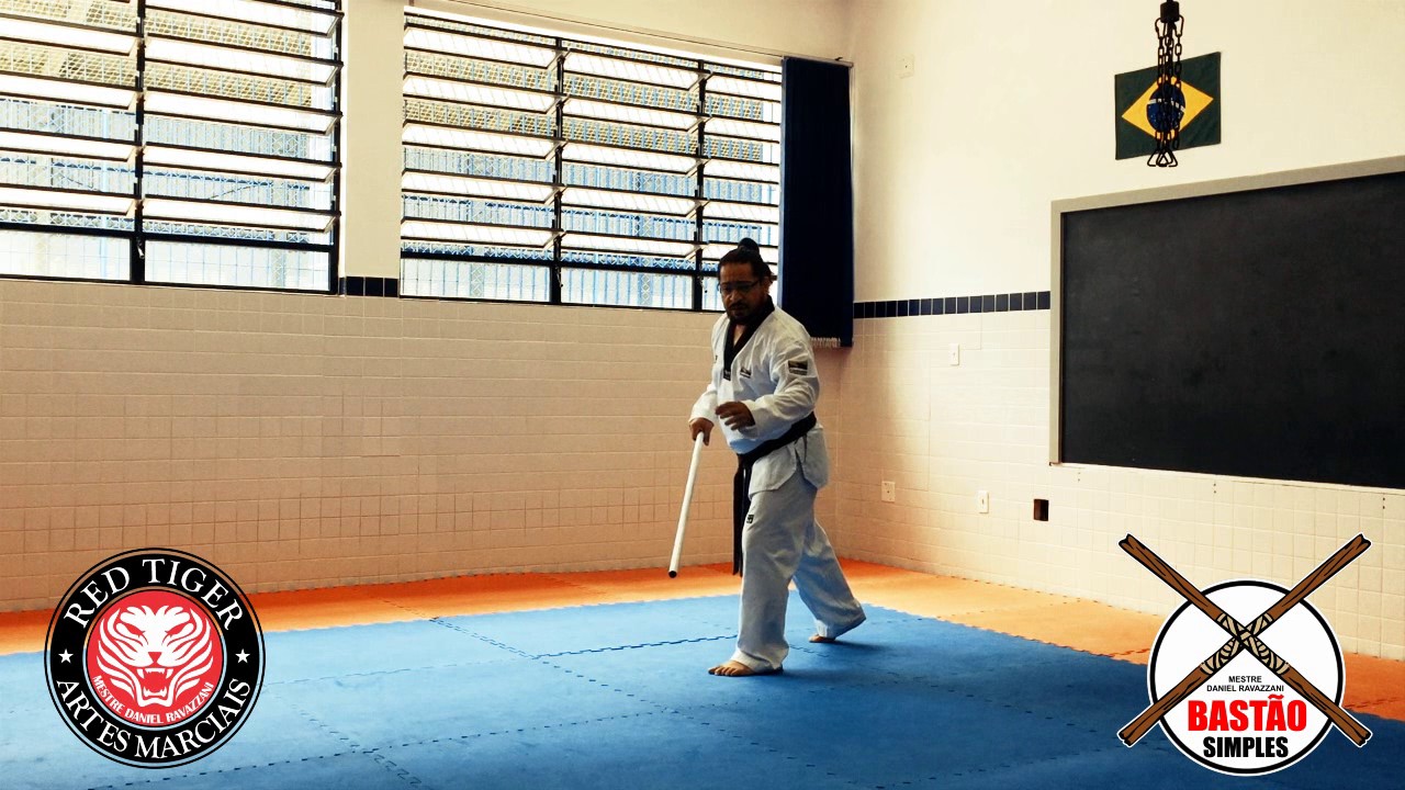 Bastão Simples aula 3   Bases e Ataques 2 Mestre Daniel Ravazzani