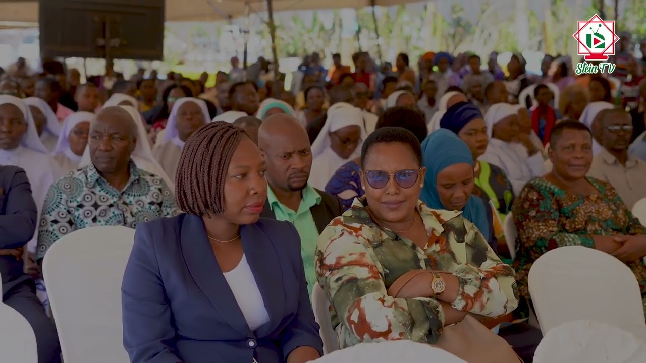 MH. BITEKO ASHINDWA KUJIZUIA, PADRE DR. KAMUGISHA AWAACHA HOI WAGENI/ VICHEKESHO, SIMULIZI ZA HISIA