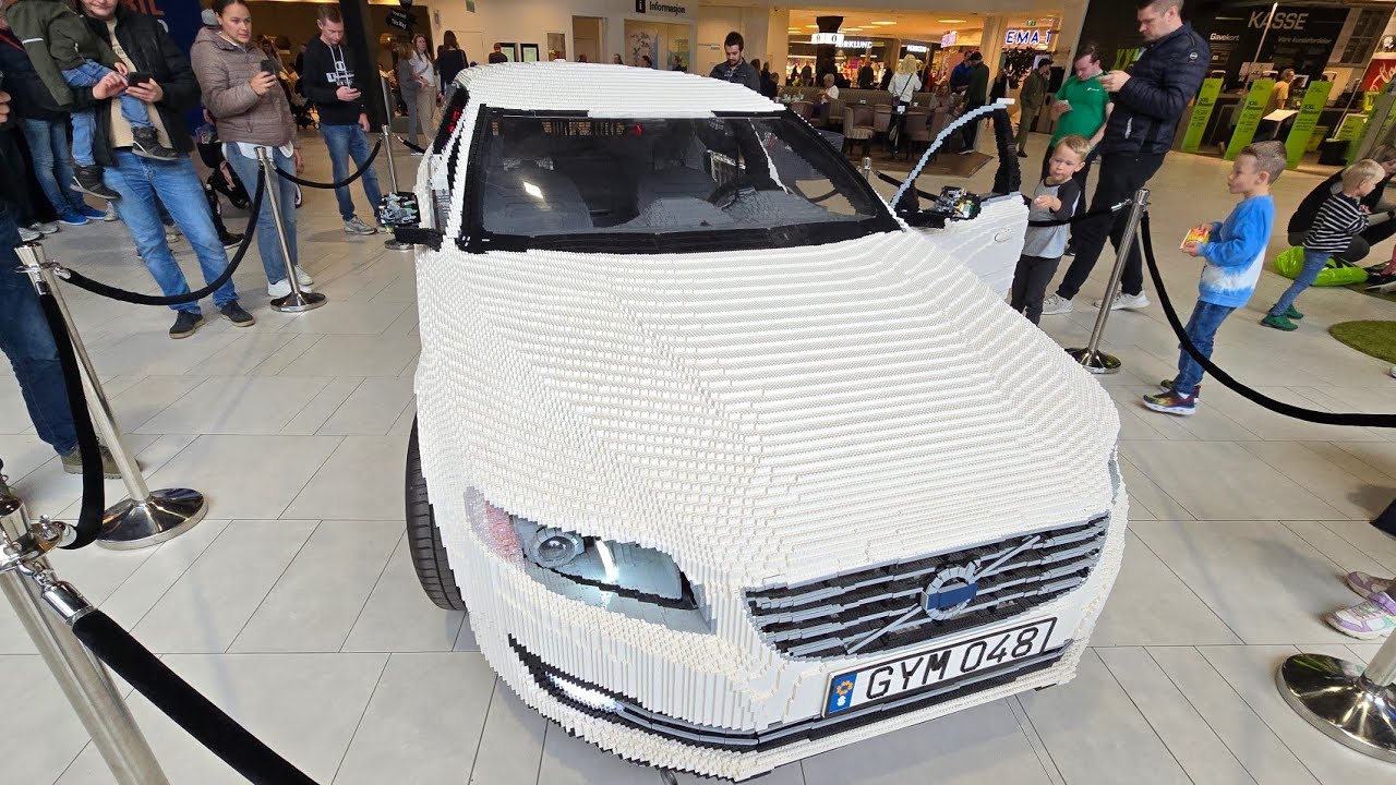 The world's first LEGO car Volvo V70 - Used 400,000 Lego Pieces - Visual Review!