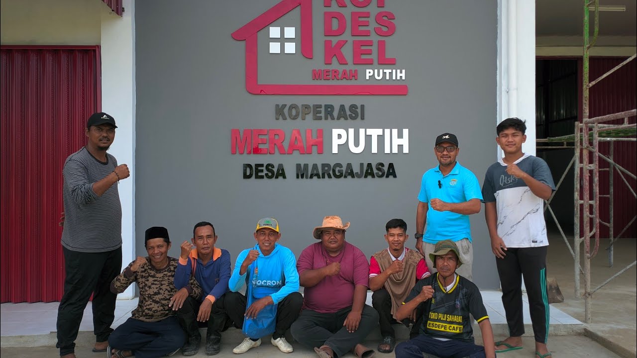 Kegiatan Bersih-bersih Kopdes Merah Putih Desa Marga Jasa