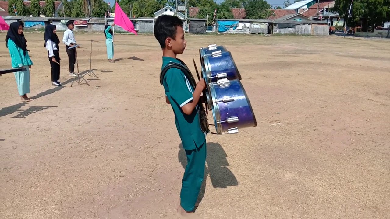 GUNDUL GUNDUL PACUL MARCHING BAND SMP PUI BONGAS