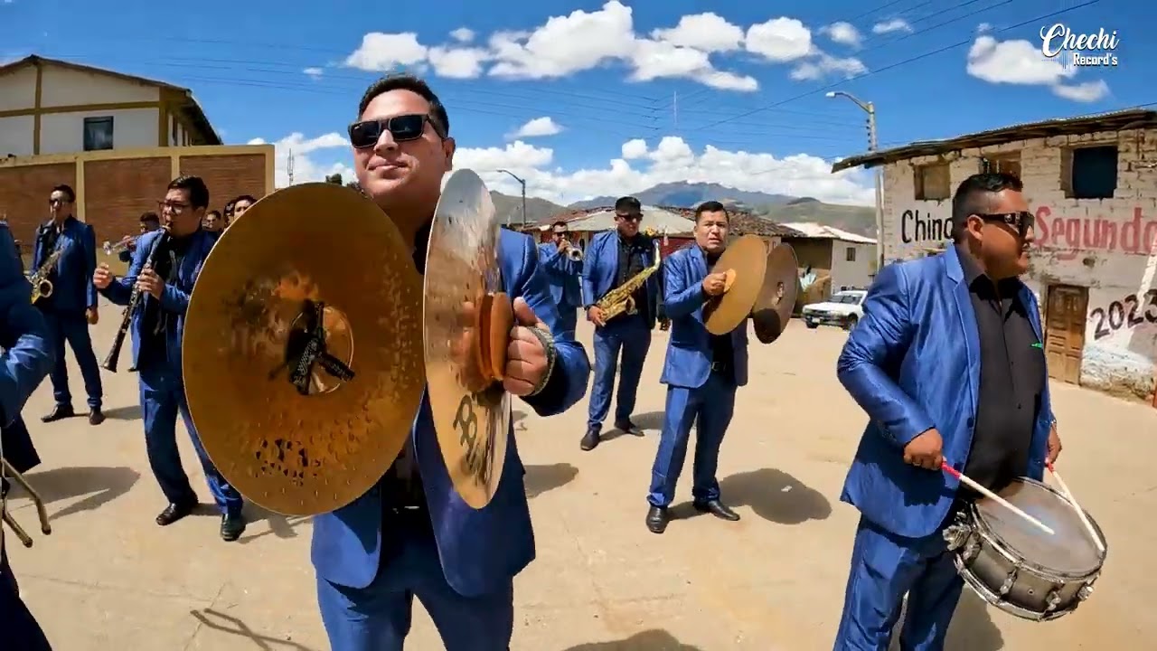 ANGASMARCA - Banda Show La Huaranchal (ENTRADA)