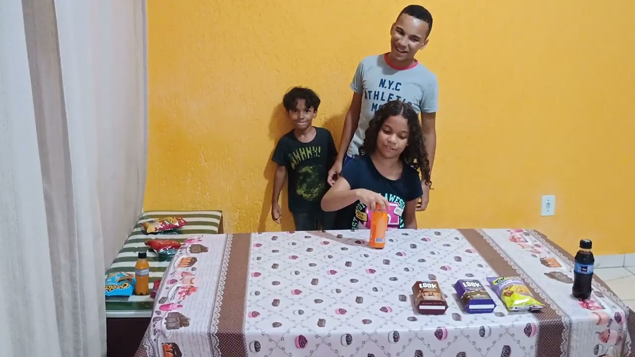 Vire a garrafa e escolha um brinde com Bruna Alice ☺️
