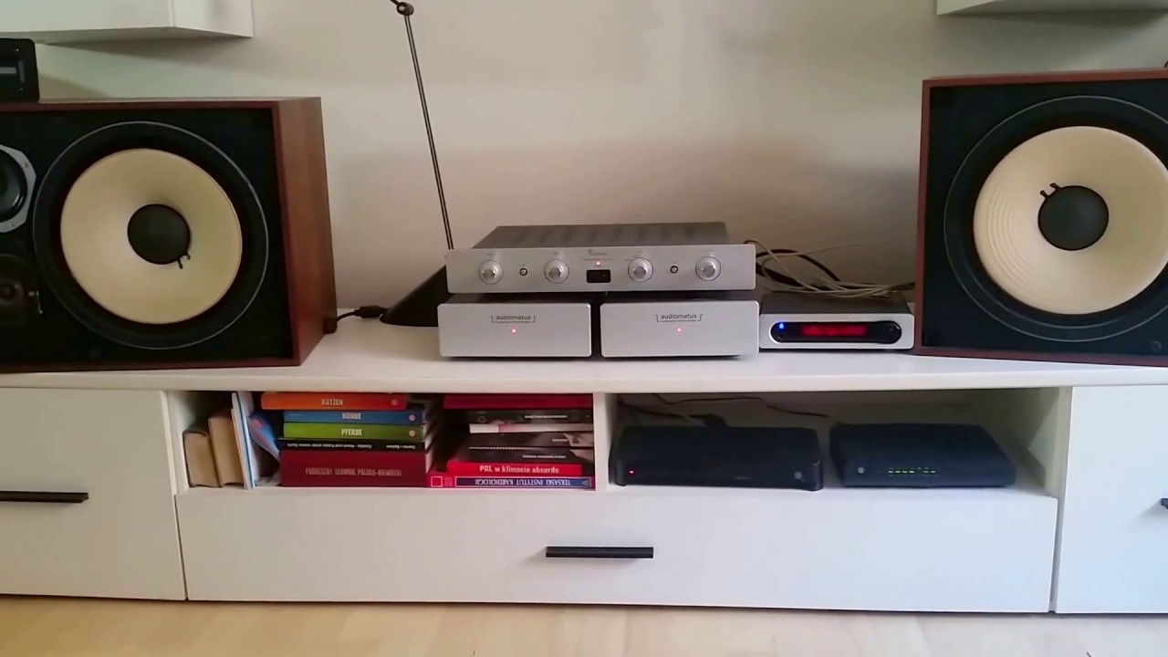 Jbl 4311 with ribbon super tweeter plays GROUNDATION
