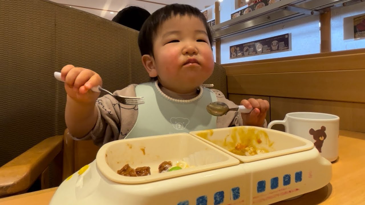 【2歳】かっぱ寿司でお子様ランチを食べるりっくん [2 years old] Rikkun eating a children's lunch at Kappa Sushi