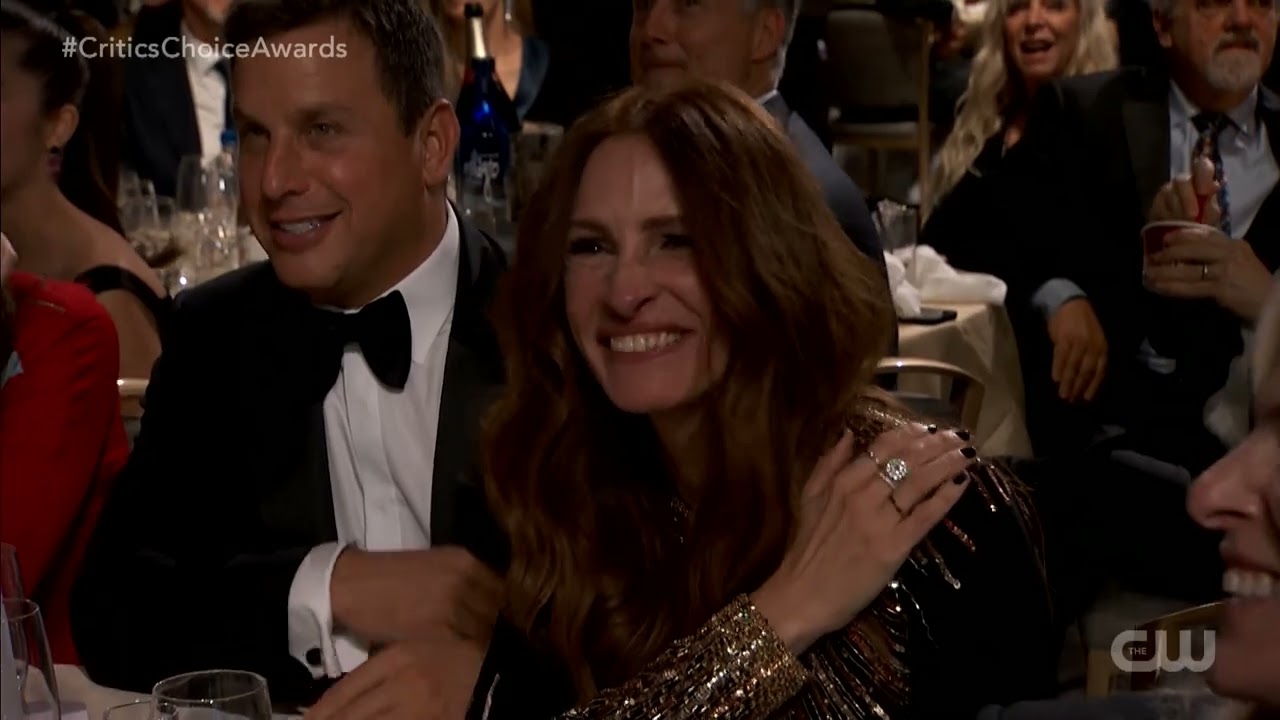 Cate Blanchett wins the Critics Choice Award for Best Actress in T&aacute;r