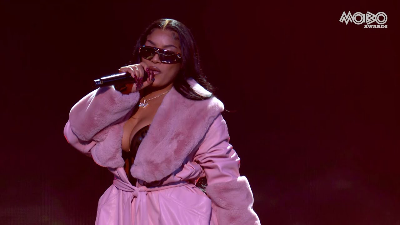 Stefflon Don FT Ms Banks | 'Beg Me A Link' & 'Dip'  | Live At The 2021 Mobo Awards | #MOBOAwards