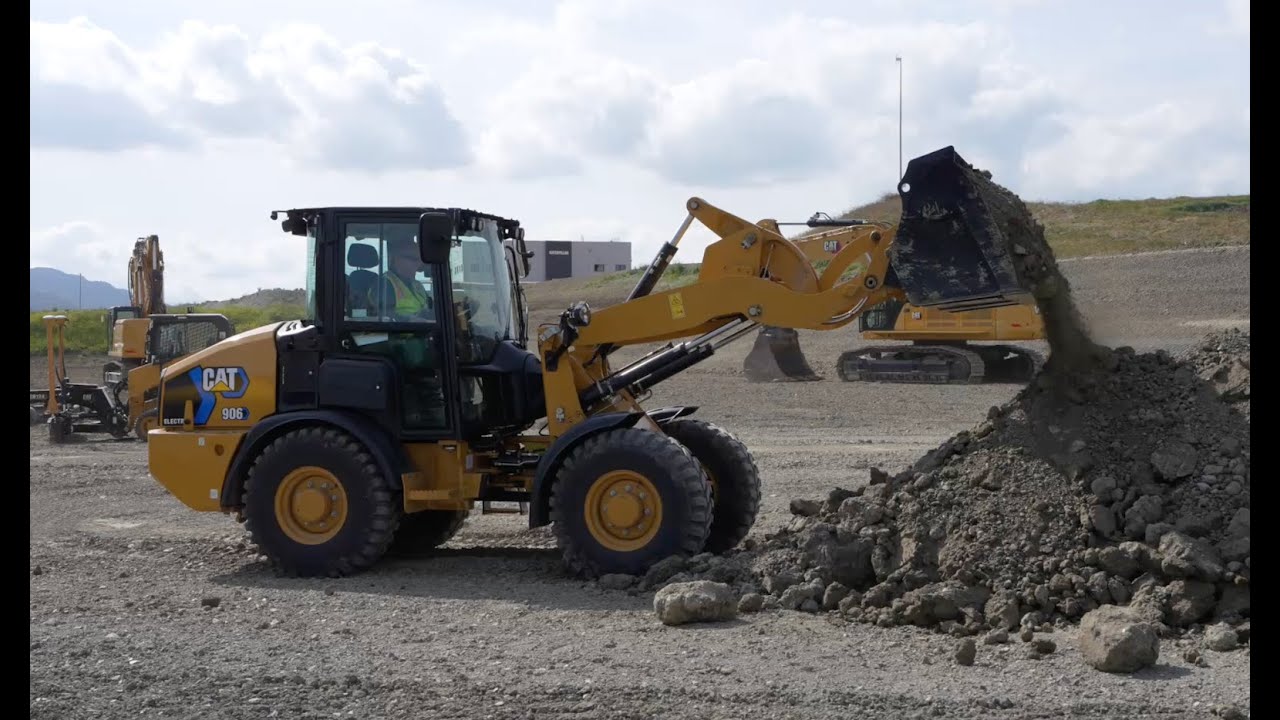 Caterpillar reveals its Cat 906 all electric built in the UK wheel loader