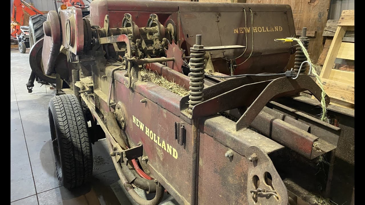 Fixing Banana Bales, Adjusting The Feeder Tines Again On A New Holland 68