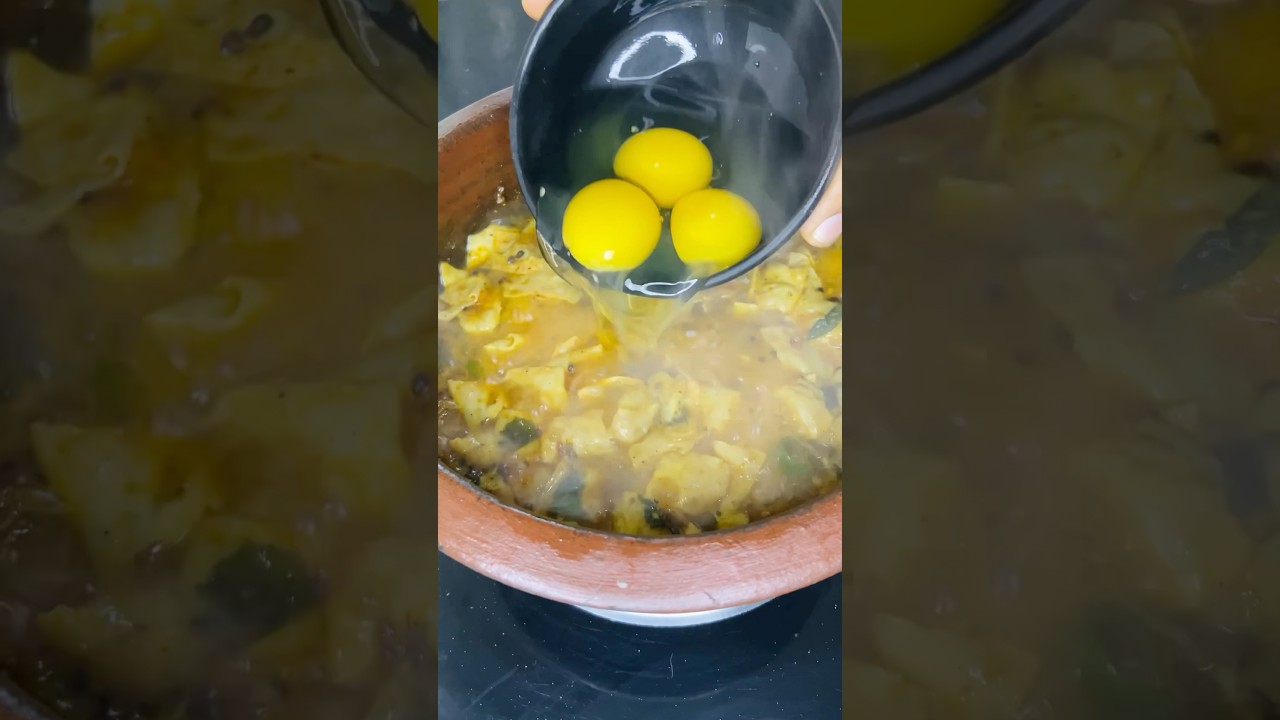 ആ അമ്മച്ചിക്ക് മാത്രമാണോ ഇതറിയുള്ളു? #shorts #youtubeshorts #vlogsbyalisha #eggpappadam #eggrecipe