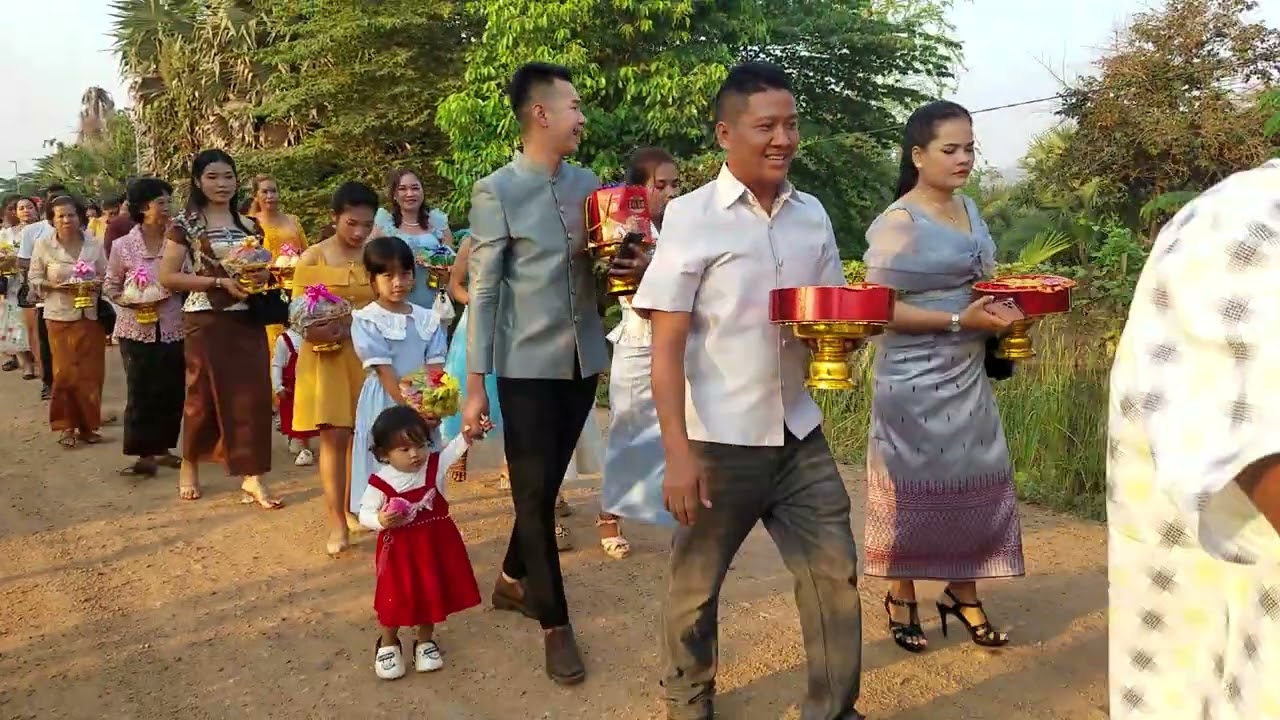 ហឹងម៉េង ហែលជំនួយខាងកូនកំលោះ
