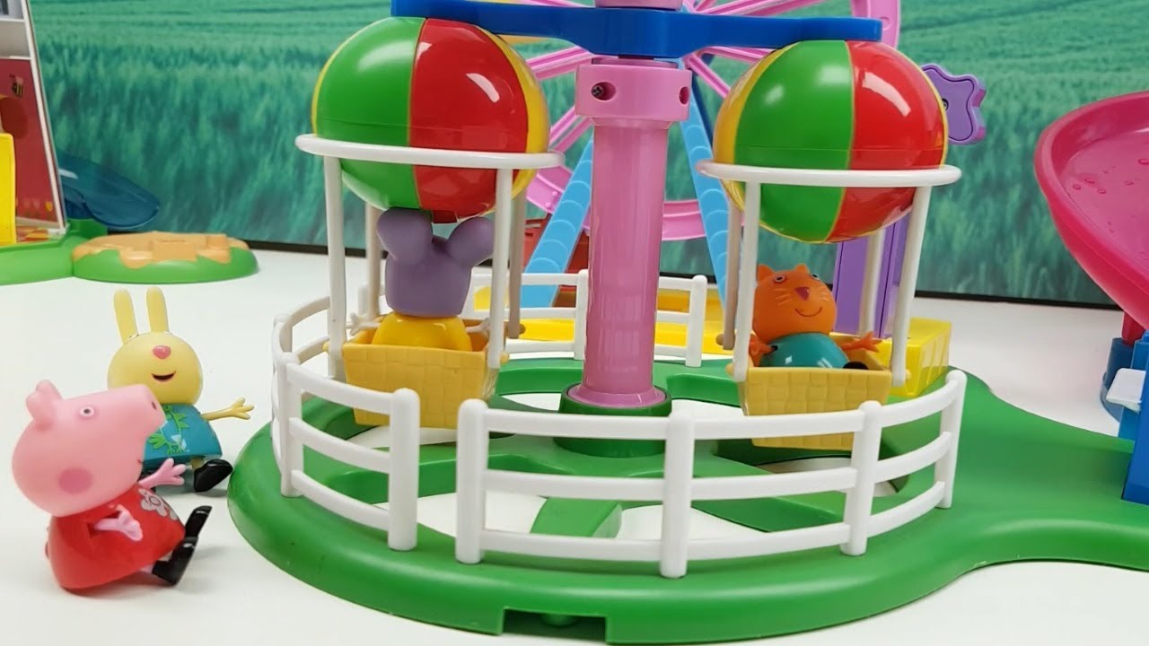 Peppa Pig e i suoi Amici Vanno Al Parco Giochi Sulle Giostre Nella Sabbia Magica , Video Per Bambini