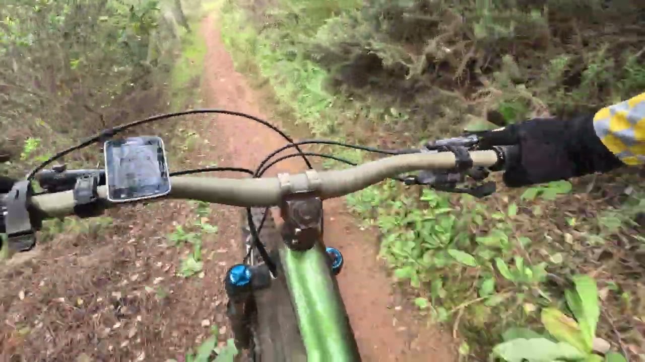 Enduro Fonte Ferrea. Mítica trail with prime conditions. Mega grip