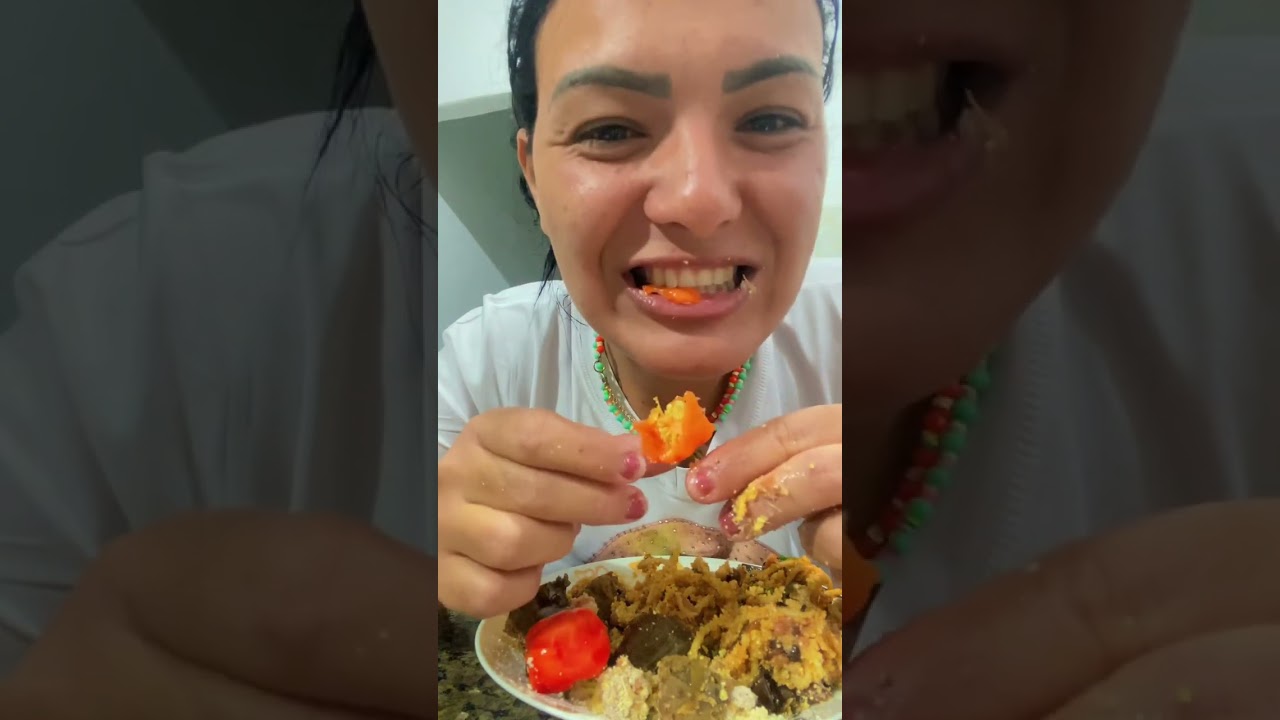 Almoço rapidinho para vcs feijão com macarrão e carne do sol