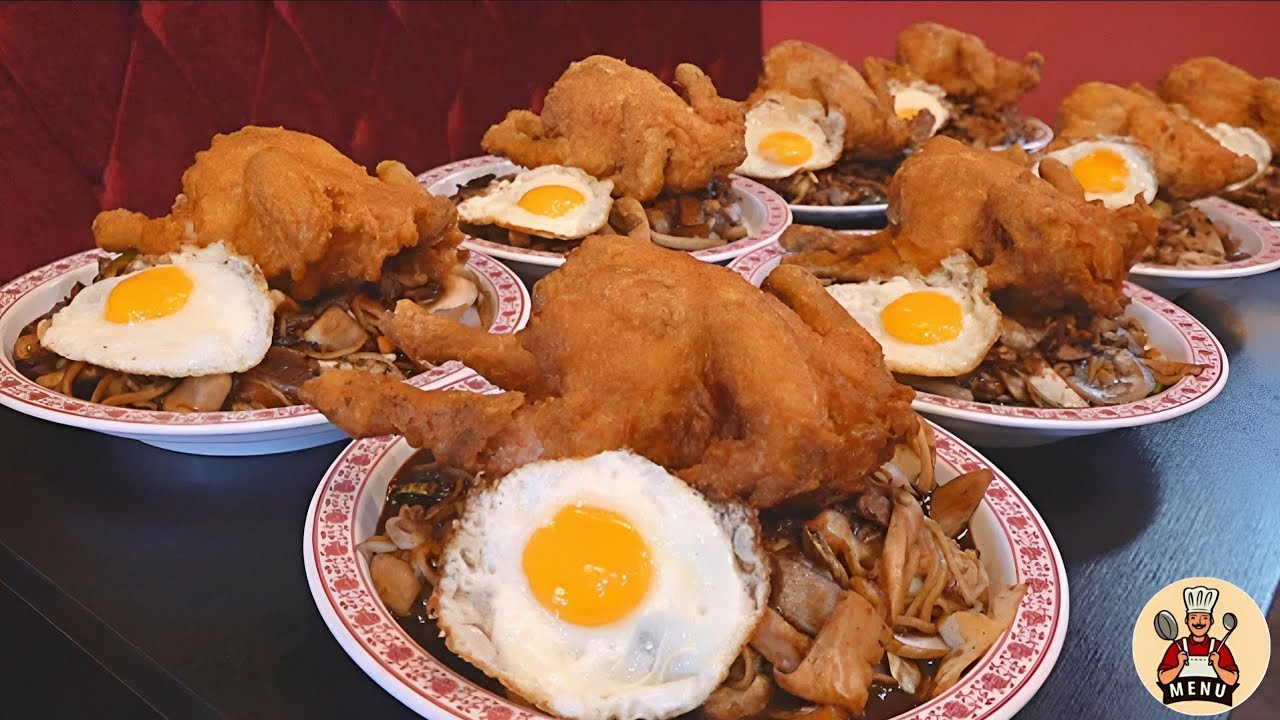 AWESOME! Cheap and Delicious LUNCH, Amazing NOODLE Dish with Lots of MEAT | Korean STREET Food