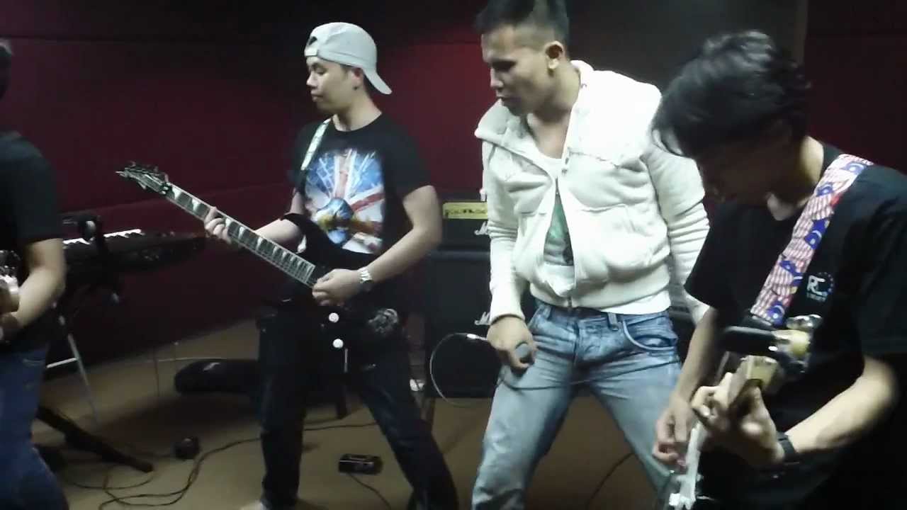 panggung khayalan gotik malam edan - search (cover)