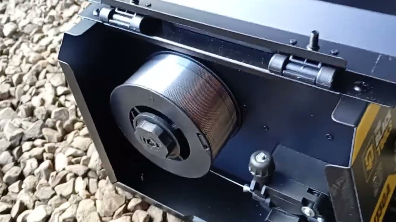 Mig sem gás marca Black tools 130 ah , máquina boa ótimo custo Benefício 