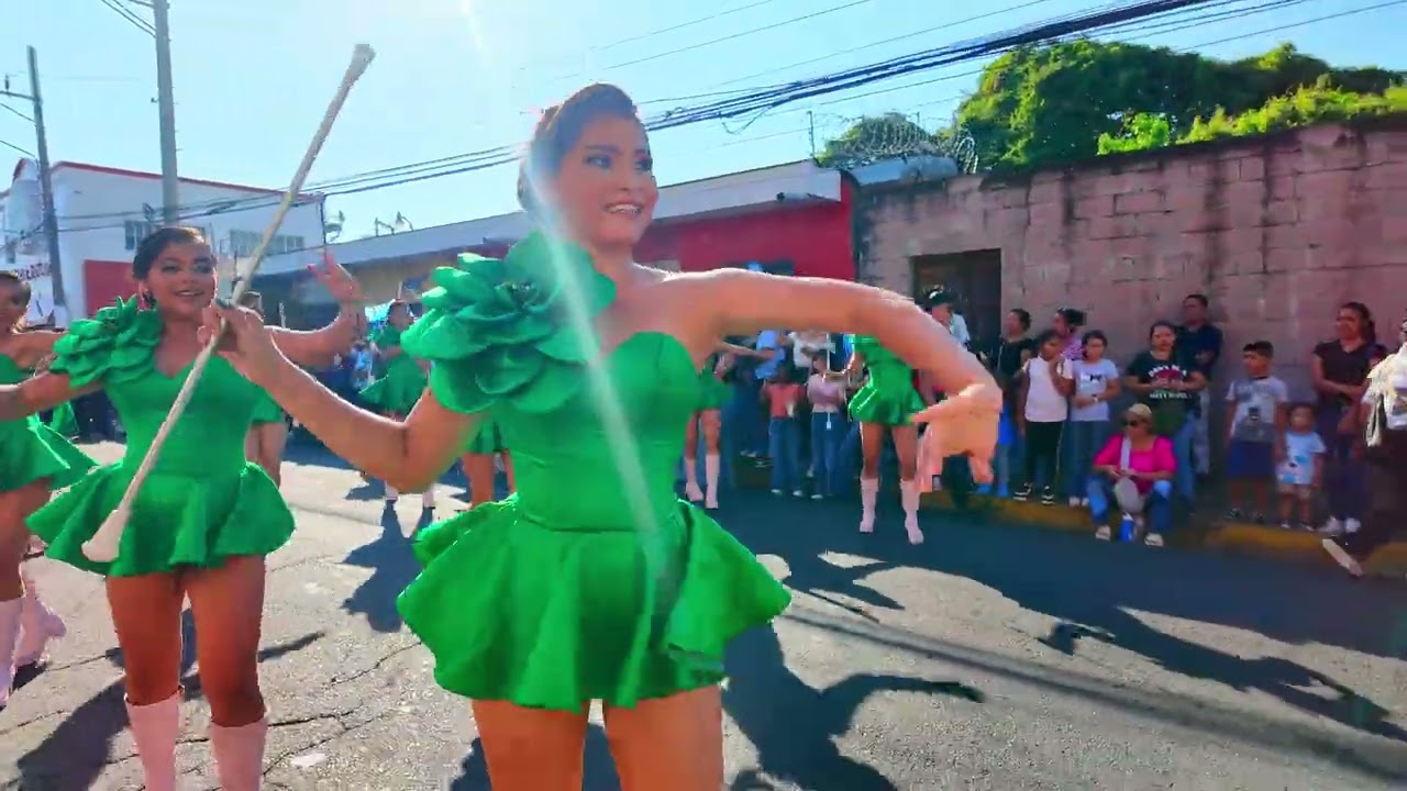 Banda Musical Sonsonate Centro en el desfile de correos 