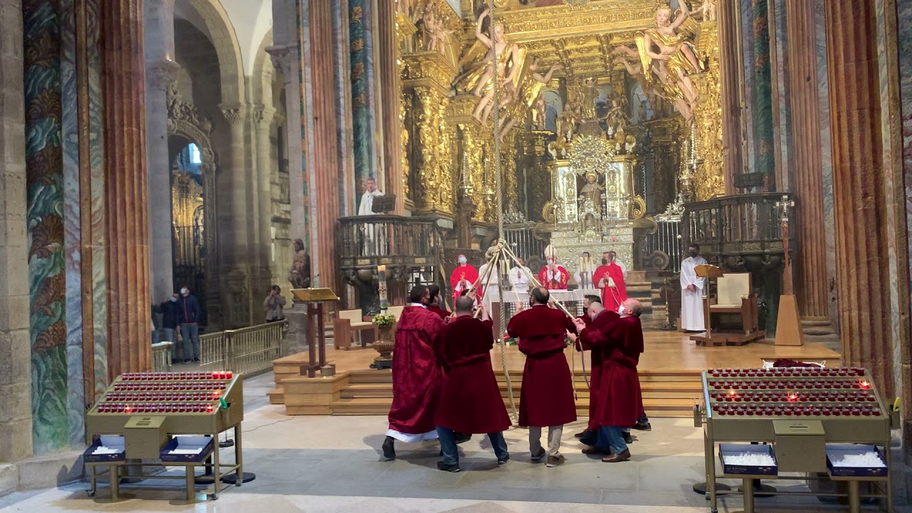 Vuelve el Botafumeiro a la Catedral de Santiago de Compostela