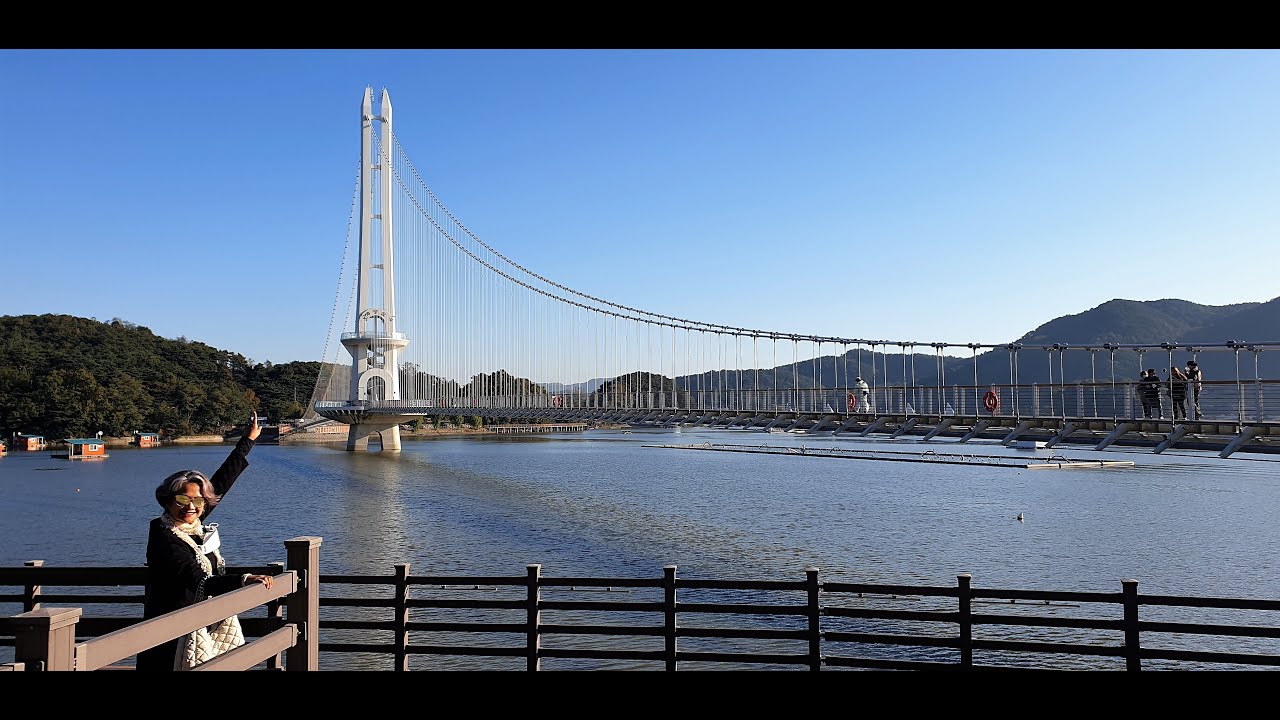 Crossing the Korean Longest Suspension Bridge @ Yesan Yedang Lake (예당호 출렁다리)