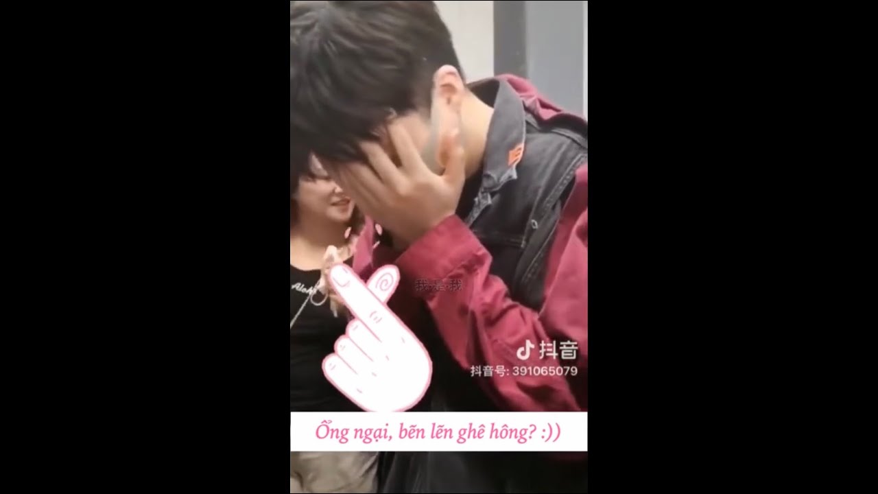 Lưu Vũ Ninh ngượng ngùng khi nghe fan nói “Lão Đại, năm nay em 19 tuổi. Em sẽ thích anh đến 99 tuổi”