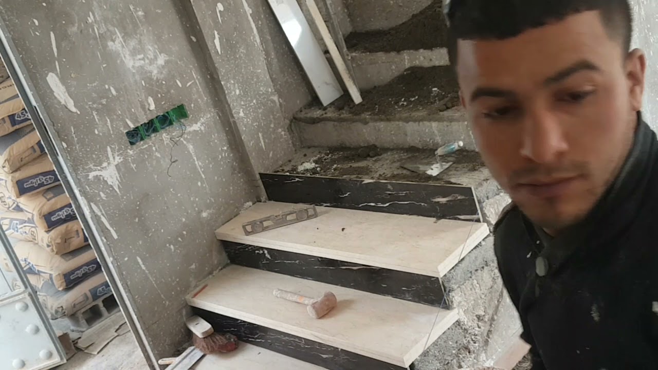 تركيب الدرج برخام وزليج بطريقة جيدة إدعمون بضغط على زر الإشتراك...وشكراا