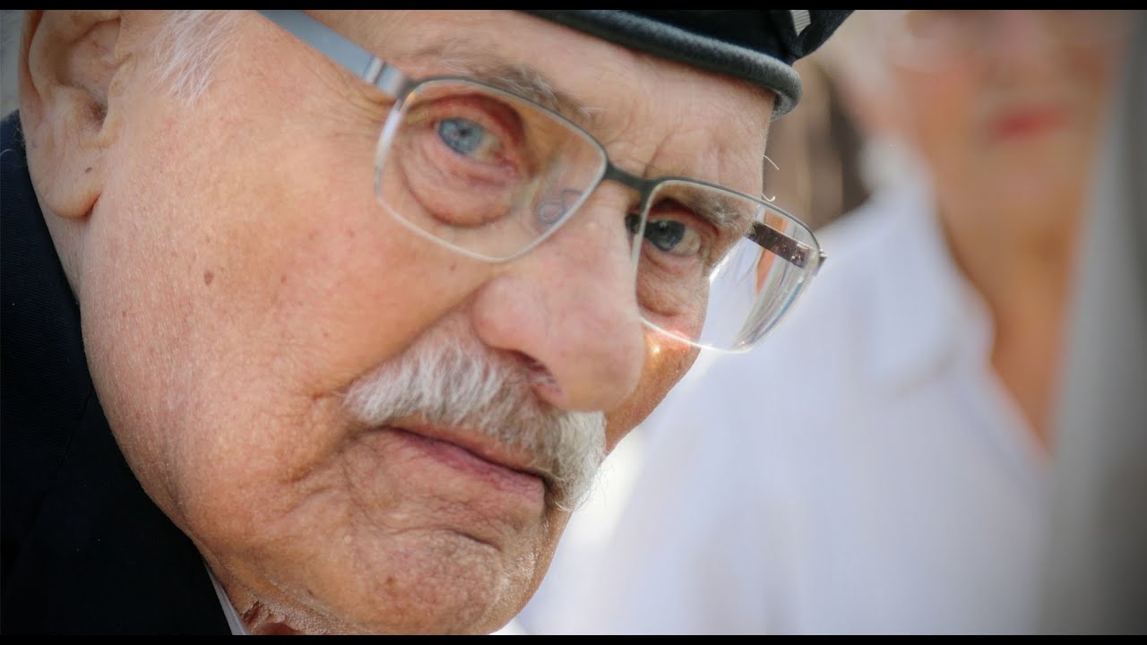 Discussion with Varsovians during the commemoration of the 71st anniversary of the Warsaw Uprising.
