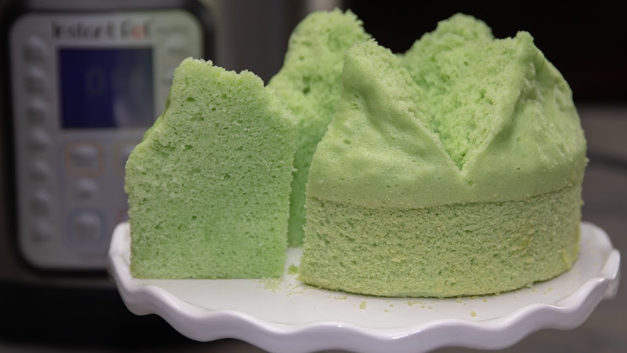 Steamed Pandan Cake (Banh La Dua Hap) - Instant Pot Recipe
