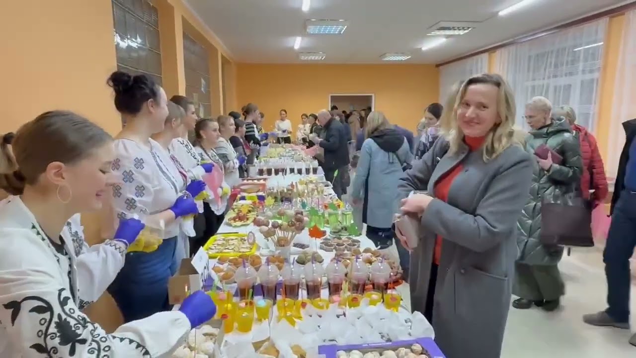 Тепло сердець для захисників у гуртожитку коледжу відбувся благодійний ярмарок