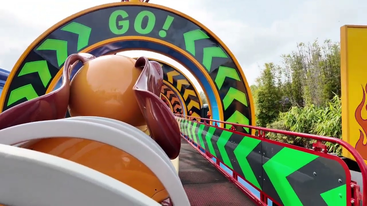 Slinky Dog Dash-Front Row POV