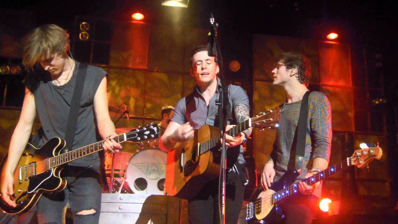 No Worries - McFly (Live) (HQ)