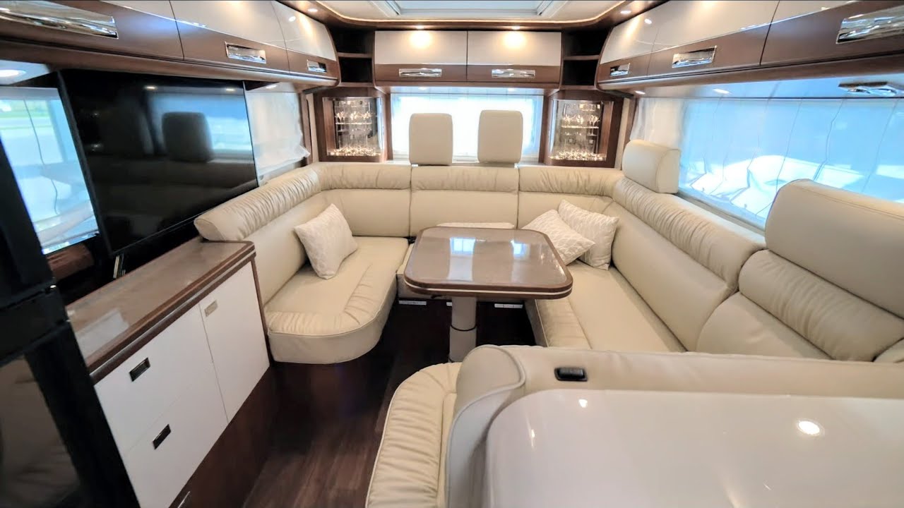 Raumwunder Liner: Carthago Wohnmobil liner for two 2022 I 53 Iveco Daily 50 C. Mehr Platz geht nicht