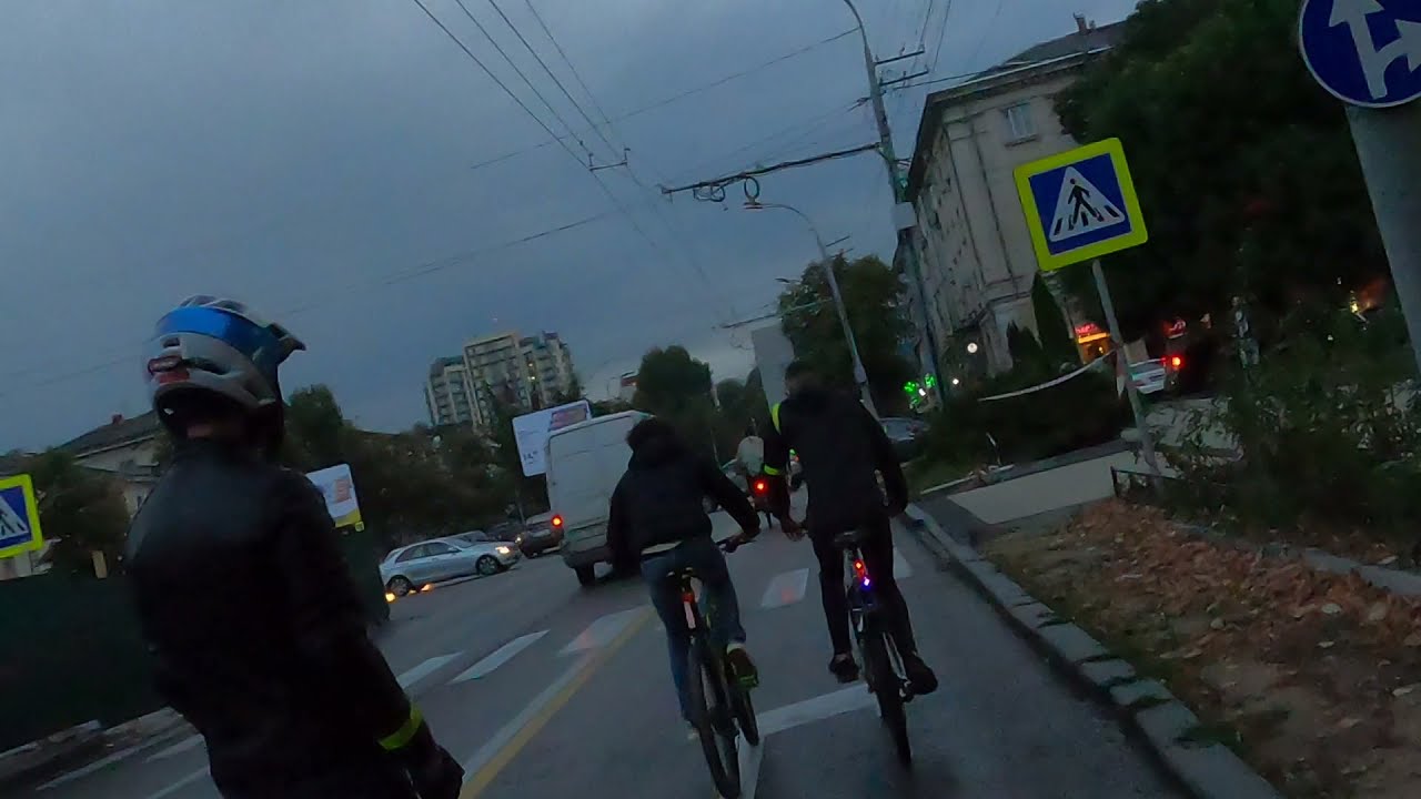 Am conversat cu un monociclist la #masacritică #Chişinău = Curaj.TV