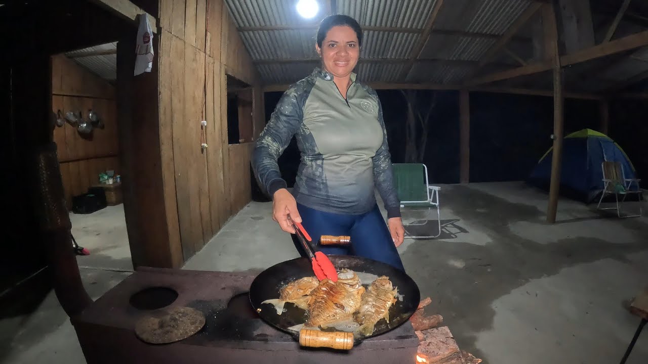 PESCARIA COM MINHA MÃE MUITO PEIXE ALEGRIA E TEVI PEIXE FRITO