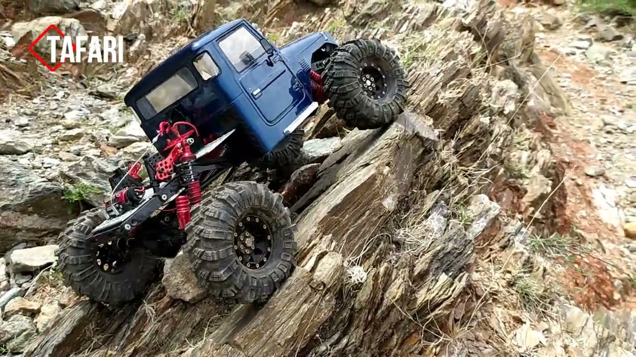 MST J45C TOYOTA - RC crawler - Low CG - Banggood SCX10II clone carbon fiber