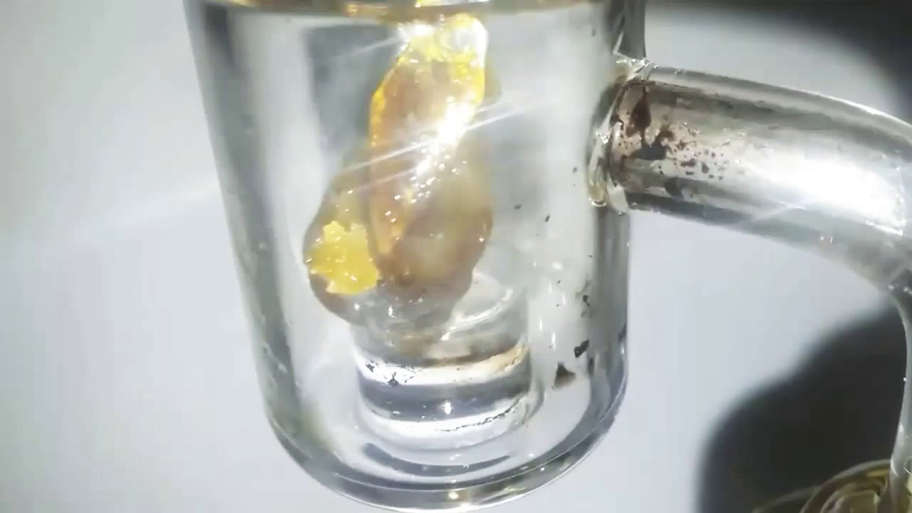 Half gram glob of shatter, macro meltshot